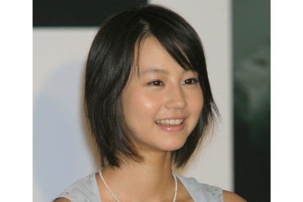 引退から9年も…　SNSで “再評価” される 《伝説の女優》　そっくり妹 も話題に　「遺伝子うらやましい」