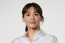 「綾瀬はるかでコレなら…」41歳・人気女優の“目元”がSNSで話題…？「本物の美」「加工だらけの顔より100倍いい」肯定派が圧倒的に多いワケ