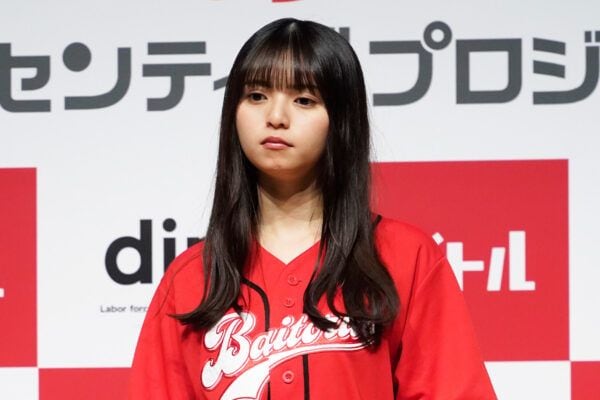 【齋藤飛鳥（27）】に賛否？　“20cm 髪バッサリ” で　「とてつもなくカワイイ」「切らない方が…」　ファン、好み分かれる
