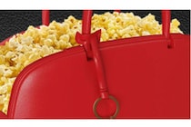 【日本上陸】海外でバズった「プラダを着た悪魔2」“バッグ型ポップコーンケース”販売開始！「ついにきたか」SNSザワつく