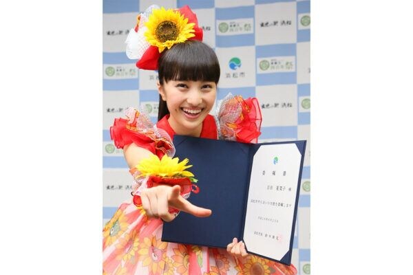 ももクロ・百田夏菜子（31）、堂本剛との「15歳差婚」から約2年…。“劇的イメチェン”「髪伸びた」1万5000以上の反響