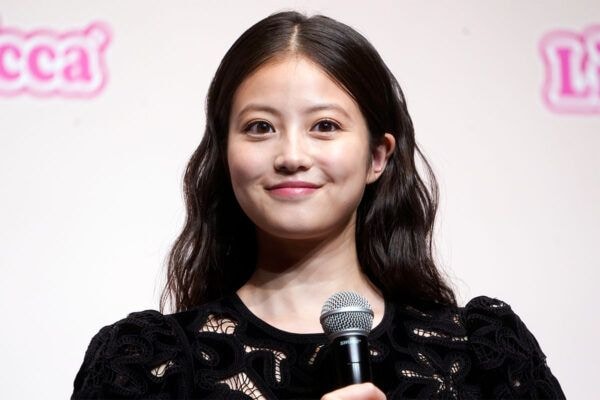「目のやり場に困る…」「隠しきれてない」今田美桜、田中美久も!美ボディ際立つ「密着ニット」で視線を釘付けにした女性芸能人
