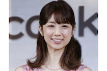 「顔ちいさっ！」…　小倉優子（42）、大人気 “お笑いコンビ” との3ショットに　「お顔半分！」「まさに美女と野獣の組み合わせ」