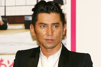 「還暦？ あり得ん」　本木雅弘（60）、最新ビジュアルに  “度肝” 抜かれるファン続出　「絶対おかしい」「異次元に美」