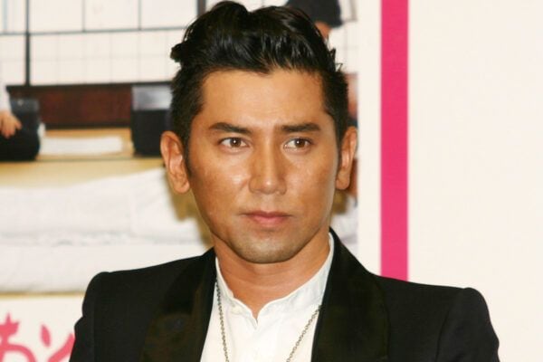 「還暦？ あり得ん」　本木雅弘（60）、最新ビジュアルに  “度肝” 抜かれるファン続出　「絶対おかしい」「異次元に美」