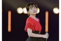 【別人レベル】黒髪ボブの清純派が…　 人気女優（30）、突然  “紫ロングヘアー” に　「誰かと思った」「雰囲気変わり過ぎ」