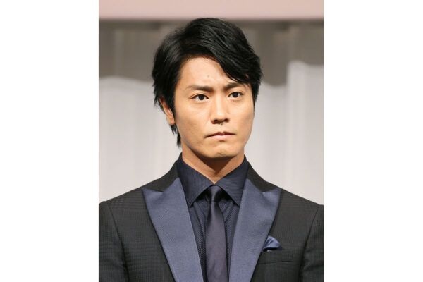 「爆イケすぎ」「最高のイケおじ！」永井大（48）の“大胆イメチェン”が話題！“長髪＆ヒゲ”をガラッとチェンジ