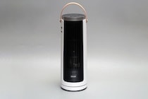電気代ピンチ…もはや「1人に1台」の時代到来！？省スペースなミニタワーファンが“個涼”に最適だった