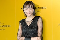 「もっと見たいです…」　昨年結婚した女優（29）、 初の “オトナな” イメチェン姿に　ファン「意外！」「すごい似合う」「ぐぅかわ姐さん」