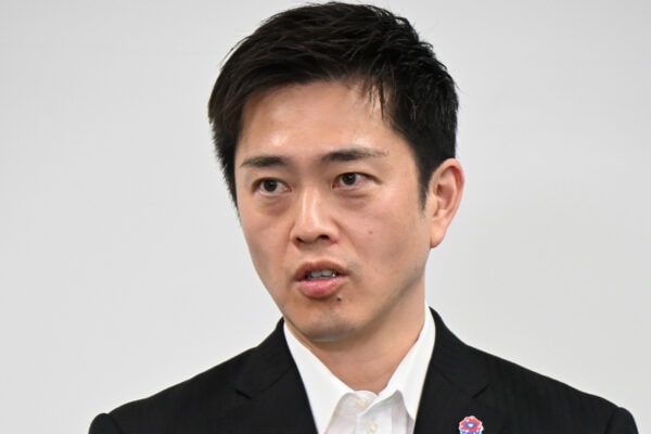 【吉村大阪知事】「こんな若い51歳いてたまるか」 “誕生日写真” に総ツッコミ… 「38歳に見えるムカつく」「38歳でごまかせます!」