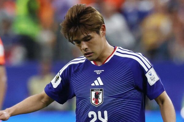 【サッカーW杯】佐野海舟　世間を騒然とさせた “美人モデル” の年上妻（27）　今度は ヘソ出しルック で「ブランド知りたいです！」
