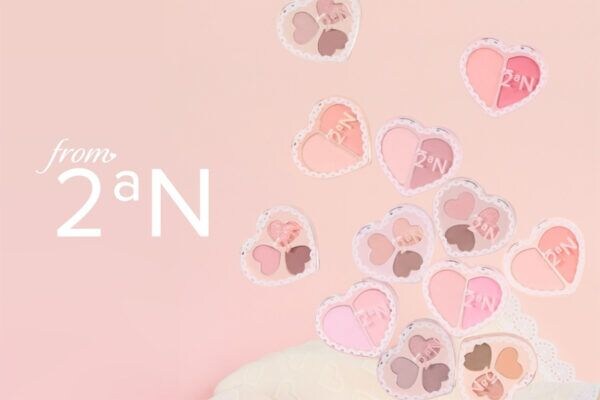 【コンビニコスメ】セブン限定《from 2aN》の第2弾… ハート型がかわいい「アイパレット」&「チーク」♪ 税込み1100円