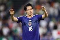 【サッカーW杯】上田綺世（27）が“女性に大人気”な理由とは？サッカーが上手い、カッコいい、だけじゃない！美人モデル妻が明かす“意外な素顔”に「全女性が惚れる」
