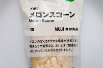 【無印良品】180円の“素朴なホロホロ感”がクセになる「不揃い メロンスコーン」外はザクっ、中はしっとり♪