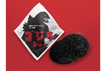 「ビアードパパ」×「ゴジラ」“漆黒の表皮”がインパクト大「ゴジラシュー」中から苺クリームが出てくるギャップにも注目！