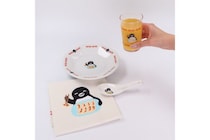 【Suicaのペンギン】“町中華” グッズになった～！　皿・レンゲ・コップ…　「栃木版」と「神奈川版」の2デザイン！