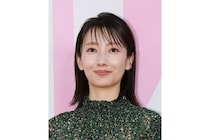 「クラスにいたら絶対ほれる！」全員35歳以上！？制服姿がまぶしすぎ“JK自虐ショット”を披露した女性有名人たち