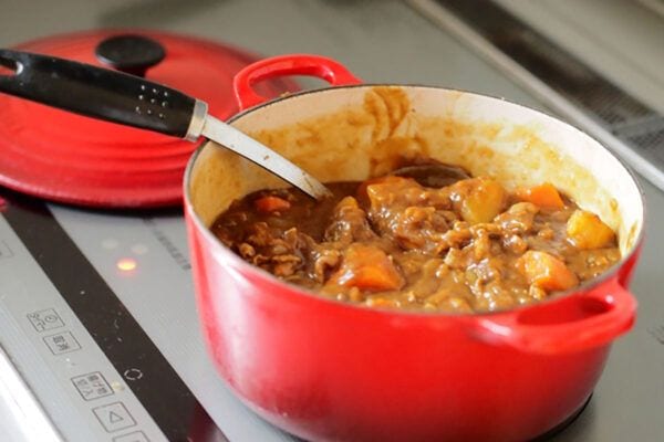 「加熱したから…」「一晩寝かせたカレー」《注意》“夏カレー”に潜む食中毒菌の怖さと予防法を栄養士が解説