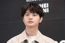 “甘めフェイス” なイケメン俳優（38）、劇的変貌に「だれっ！？」　ヒゲ＆サングラスの“WILDショット”、ギャップにファン大混乱