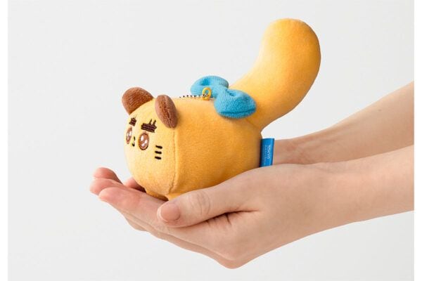 東京ばな奈の新キャラ「東京ばにゃ奈」に仲間が登場!“後輩系ドジ猫”「ラテ」大きなしっぽ、自立するぬいぐるみ