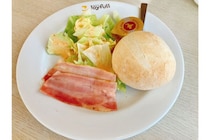 【ジョイフル】“ワンコイン”でお釣りがくる「ベーコンモーニング」328円！？ 驚愕のコスパ最強「おてがるモーニング」とは？