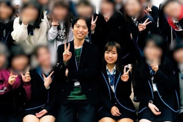「生徒と恋愛する気はなかった」 【16歳差婚】元アイドル（25）、担任教師へ猛アタック…　振られても諦めなかった “7年後の末路”