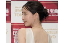 「万が一転んだら…」　 妊娠の田中みな実（39）、華やかドレス・ヒール衣装に 　「体が冷えちゃう」 “先輩ママ” から心配の声も？