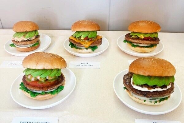 「フレッシュネスバーガー」 “生アボカド” 入り5種のバーガー集結! わさびとクリームチーズが融合した新商品など