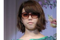 「なんて良い写真なの」　 峯岸みなみ（33）、結婚4周年の “家族写真”アップ　 「幸せなんだと一目で分かる」「憧れの夫婦」