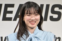 永野芽郁（26）肩だし着物ドレスで激変。“元No.1キャバ嬢”役に挑戦！主演ドラマ「ヒマチの嬢王」が今冬配信決定