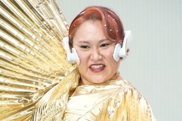 「腹ちぎれる」「完成度高すぎ」バービーの「細木バビ子」やしろ優の「リバウンディ」…イッテQの恒例・女芸人の宴会芸にSNS爆笑