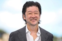 「なぜ泣いているの」　浅野忠信（52）が披露した、幼稚園時代の “クレヨン画” に反響　「深いメッセージ」「信じられないほど純粋」