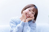 【ホンネ】《甘えん坊の女性》、男性はどう思ってる？　“かわいい” と “負担感” を分ける、「OK行動」「NG行動」の線引きとは