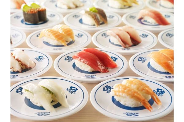 【くら寿司】「価格改定」を発表!“最低価格”を115円→110円へ値下げ。1皿で2種楽しめる“相盛り”を含む(全37品)が110円の対象に