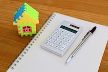 ログハウスの価格相場は？価格の内訳や注意点、メンテナンスを解説