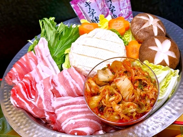 丸ごとチーズにおぼれるキムチ鍋