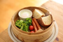 初心者でも実は簡単！おいしい“せいろ”レシピ5選｜もちもちパンの「朝食プレート」や餅米を使わない「おこわ風」も♪