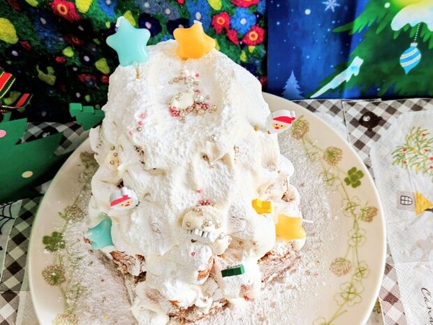 ベーカリー「DONQ（ドンク）」イタリア伝統発酵菓子「パンドーロ」クリスマスツリーケーキのアレンジ（完成）2