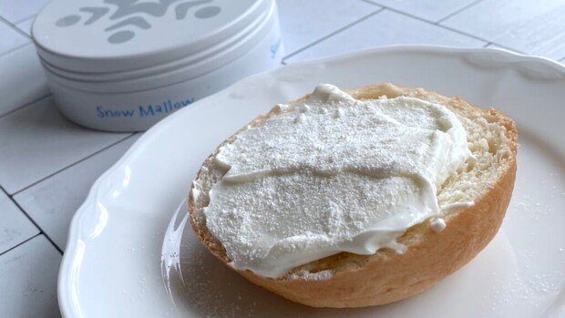 カンロ　スノーマロウ　アレンジレシピ　粉雪パン　ギリシャヨーグルト