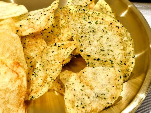 湖池屋オンラインショップ限定・2025年版「今金男しゃくポテトチップス 旨み感じる のり塩」（先行お披露目会にて）