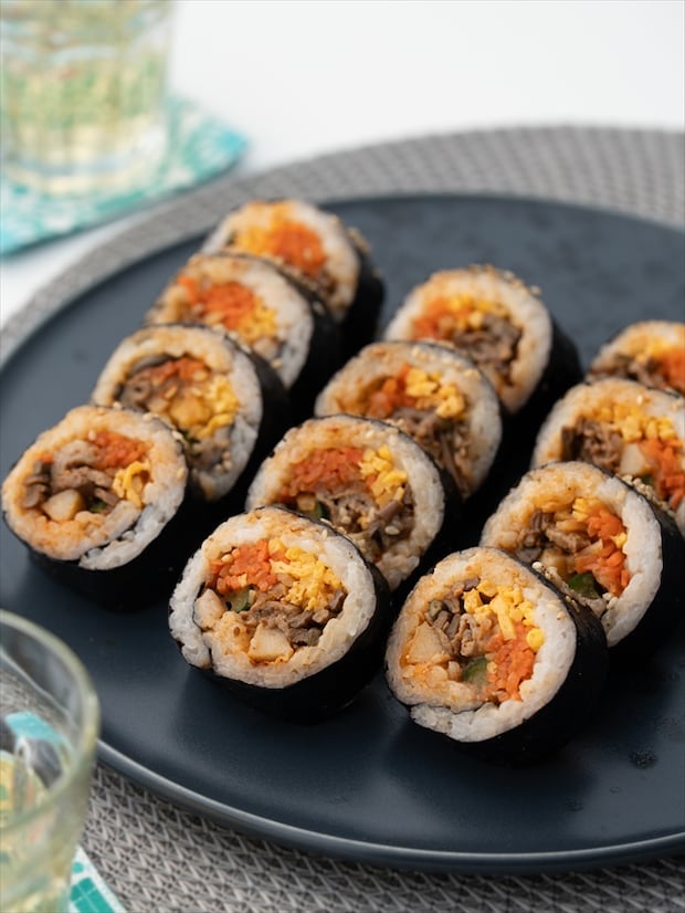 成城石井自家製 七種具材のキンパ（黒毛和牛・コシヒカリ使用） 8巻 1,286円