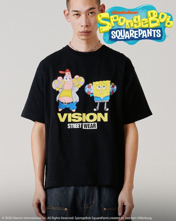 黒Tシャツ（前）