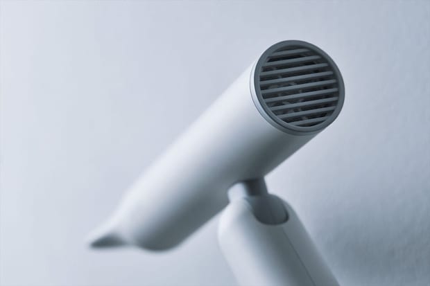【リンゴ1個分の軽さ！？】軽量＆業界トップクラスの風速を実現したヘアドライヤー「Re・De Hairdry+」発売