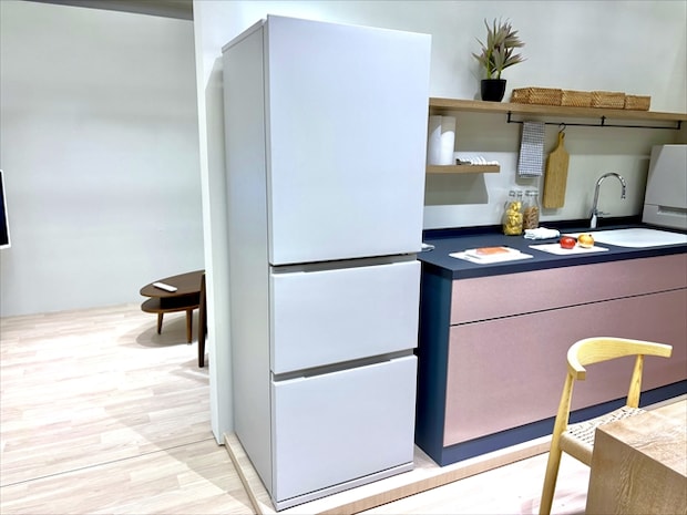 冷蔵庫　NR-C33JS2