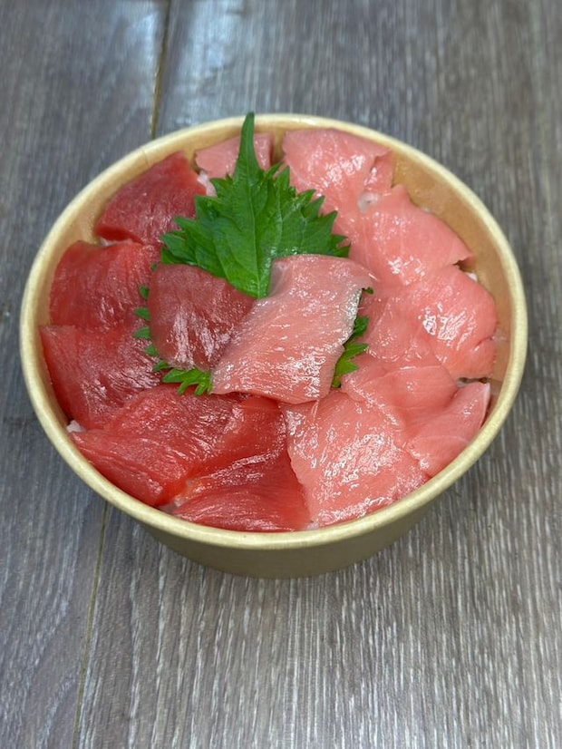 本マグロ丼