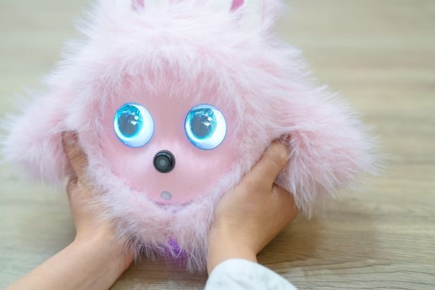 何でも聞いてくれるおしゃべり相手AIぬいぐるみ「KOTTI(コッティ)」が新登場♪