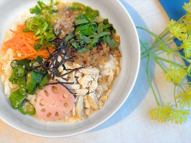 成城石井自家製 冷やし鶏出汁茶漬け(もち麦入り)