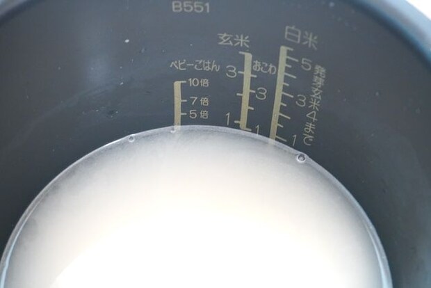 電解水素水でお米を洗った研ぎ汁