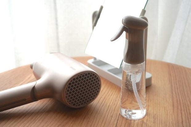 酸性水を入れたボトル