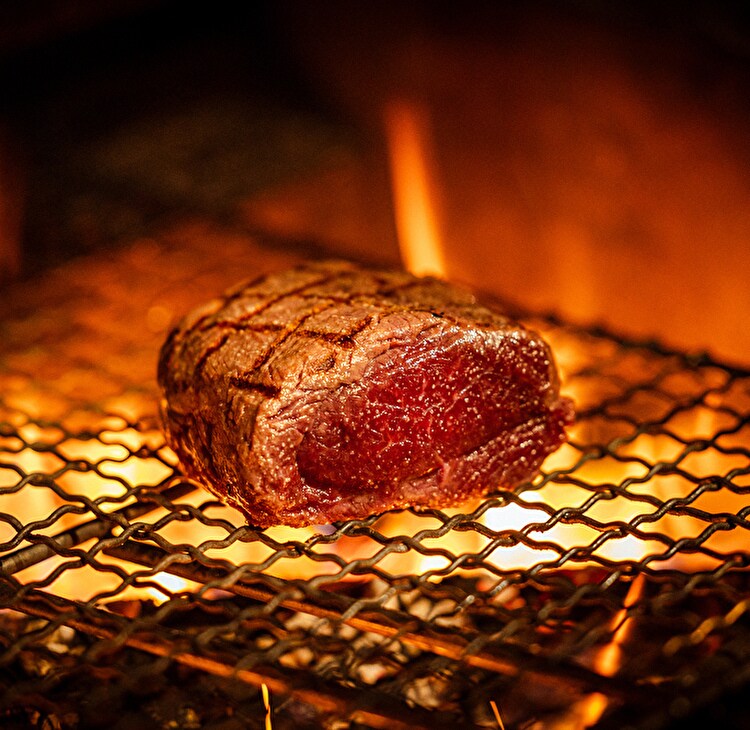 予約困難店【渡邊料理店】に姉妹店が誕生！ 多彩なアプローチで全皿に薪火を取り入れたフランス料理｜門前仲町【jiü 慈雨】